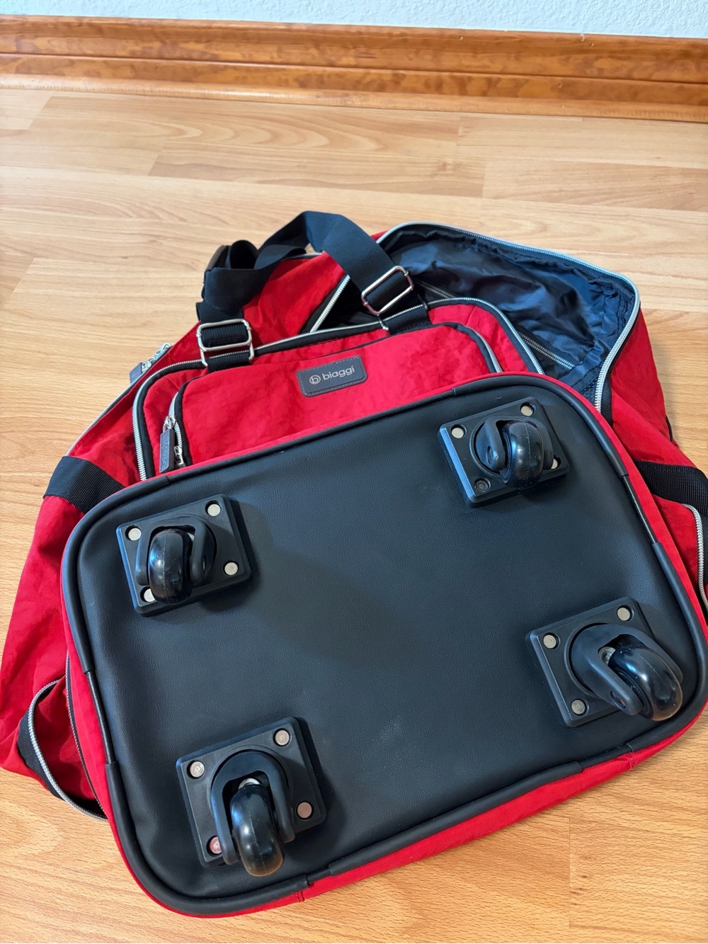 Biaggi Red Rolling Carryon Duffel Bag Zipsack Boost - Picture 11 of 12